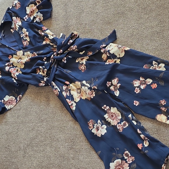 One Love Clothing Navy Jumpsuit With Flowers Garment - Picture 1 of 5
